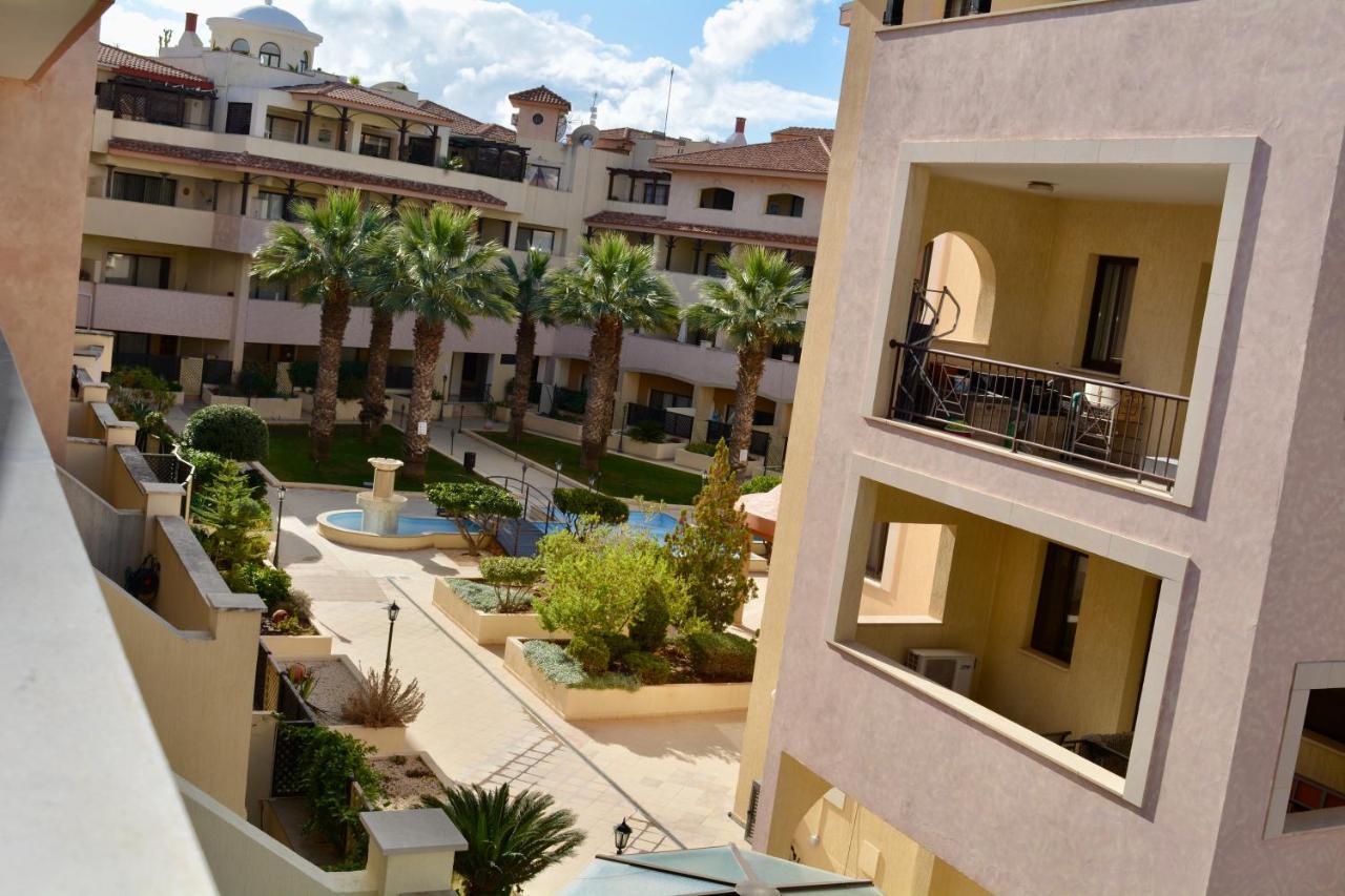 Queens Gardens - Kato Paphos - Next To Kings Ave Mall --- By Yiota Eksteriør bilde