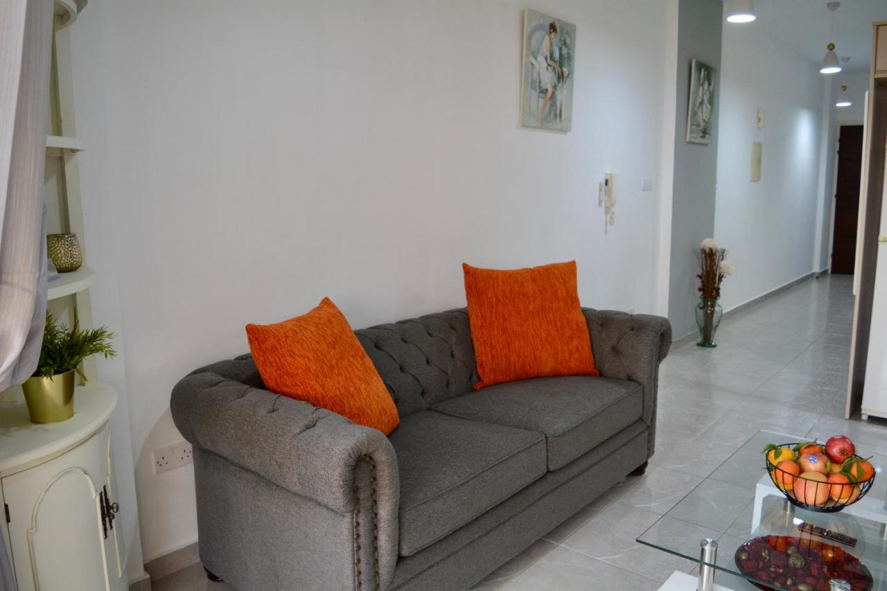 Queens Gardens - Kato Paphos - Next To Kings Ave Mall --- By Yiota Eksteriør bilde