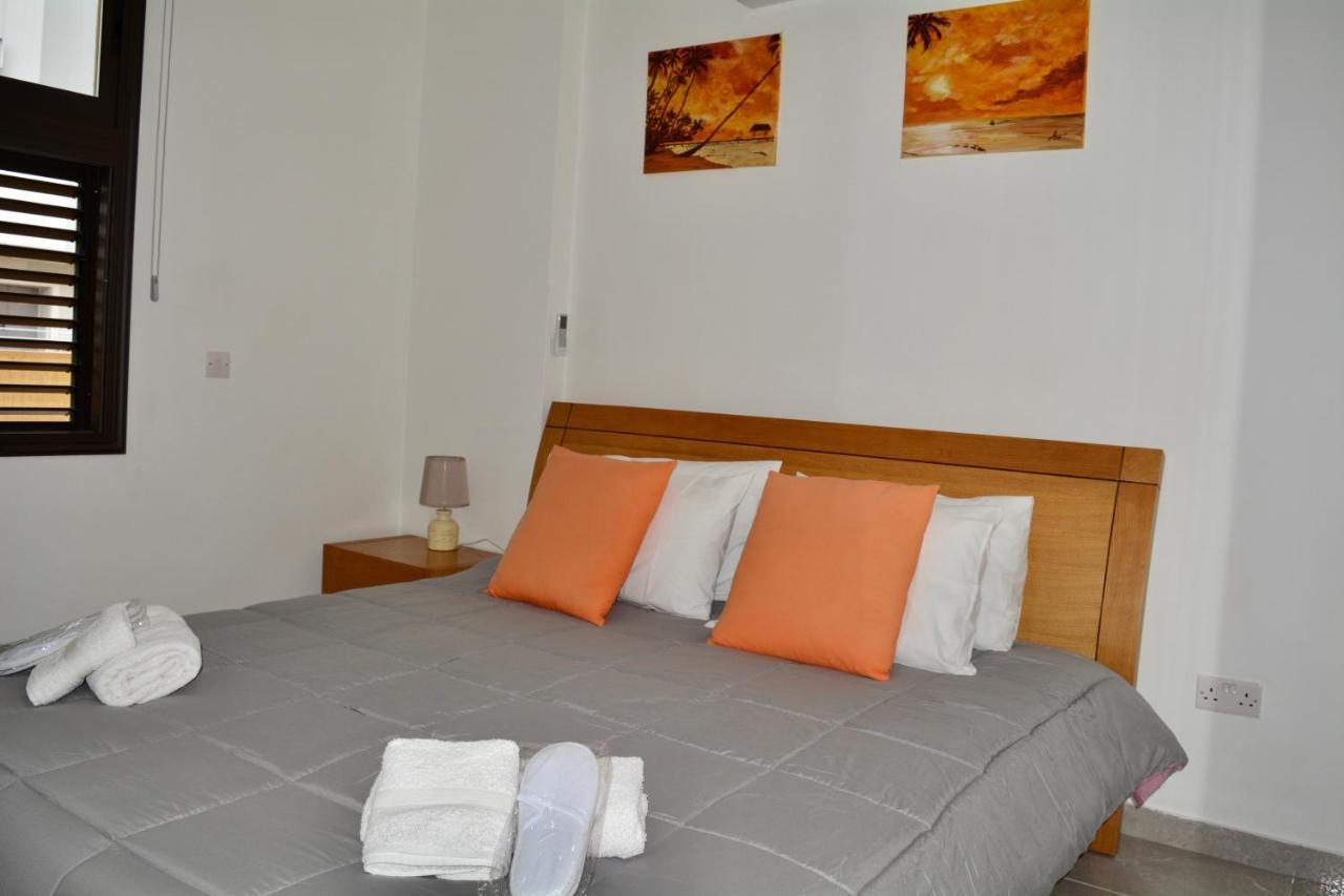 Queens Gardens - Kato Paphos - Next To Kings Ave Mall --- By Yiota Eksteriør bilde